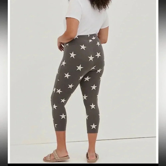 Torrid Gray Star Print Crop Signature Waist Legging 0 - Picture 4 of 5